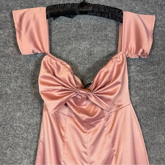 NWT Pretty Little Thing Womens 2 Pink Barbie‎ Off Shoulder Bow Flare Jumpsuit - Picture 5 of 16